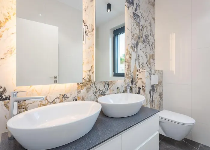 Platinium Villa *